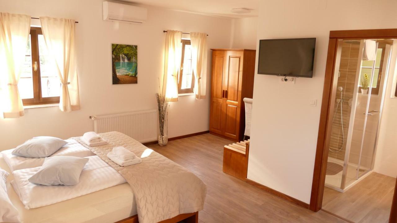 B&B Plitvice Lakes Villa Mija Plitvica selo Bagian luar foto